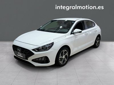 hyundai-i30-1-0-tgdi-klass-fastback-0
