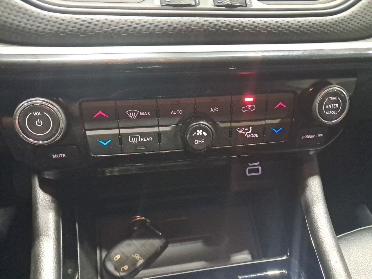 Jeep Compass 1.3 Gse T4 96kW(130CV) Night Eag. MT FWD - foto 17