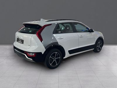 kia-niro-1-6-gdi-hev-104kw-141cv-drive-4 Thumbnail