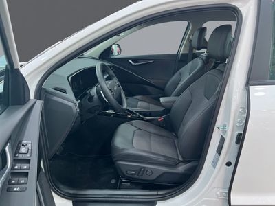 kia-niro-1-6-gdi-hev-104kw-141cv-drive-5 Thumbnail