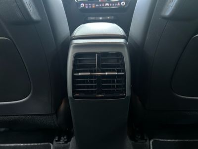 kia-niro-1-6-gdi-hev-104kw-141cv-drive-20 Thumbnail