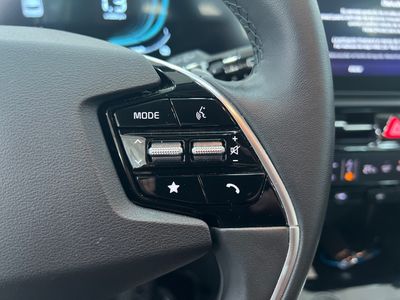 kia-niro-1-6-gdi-hev-104kw-141cv-drive-12 Thumbnail