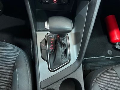 kia-niro-1-6-gdi-hev-104kw-141cv-drive-17 Thumbnail