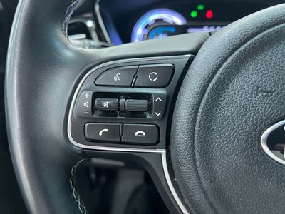 kia-niro-1-6-gdi-hev-104kw-141cv-drive-11 Thumbnail