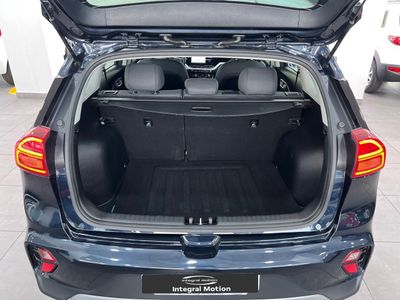 kia-niro-1-6-gdi-hev-104kw-141cv-drive-29 Thumbnail