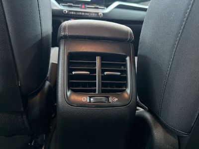 kia-niro-1-6-gdi-hev-104kw-141cv-drive-20 Thumbnail