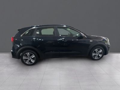 kia-niro-1-6-gdi-hev-104kw-141cv-drive-25 Thumbnail