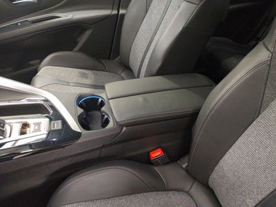 peugeot-5008-gt-line-bluehdi-96kw-130cv-s-s-eat8-21 Thumbnail