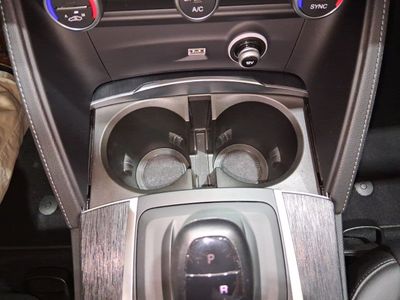 alfa-romeo-stelvio-2-0-gasolina-147kw-200cv-executive-q4-21 Thumbnail