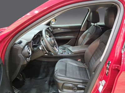 alfa-romeo-stelvio-2-0-gasolina-147kw-200cv-executive-q4-5 Thumbnail