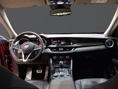 alfa-romeo-stelvio-2-0-gasolina-147kw-200cv-executive-q4-6 Thumbnail