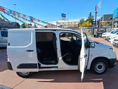 toyota-proace-city-1-5d-75kw-100cv-gx-650kg-media-15 Thumbnail