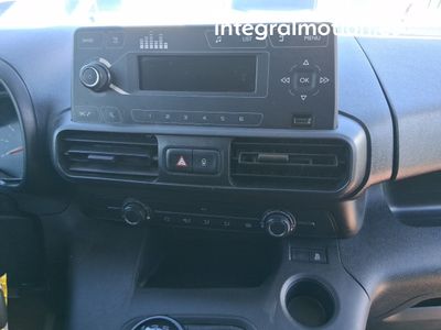 toyota-proace-city-1-5d-75kw-100cv-gx-650kg-media-10 Thumbnail