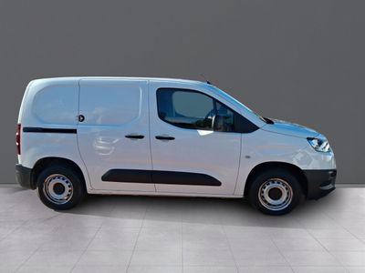 toyota-proace-city-1-5d-75kw-100cv-gx-650kg-media-14 Thumbnail