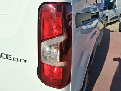 toyota-proace-city-1-5d-75kw-100cv-gx-650kg-media-17 Thumbnail