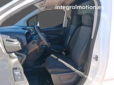 toyota-proace-city-1-5d-75kw-100cv-gx-650kg-media-6 Thumbnail