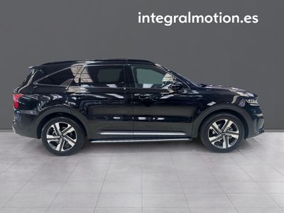 kia-sorento-1-6-t-gdi-phev-black-edition-4x4-7pl-25 Thumbnail