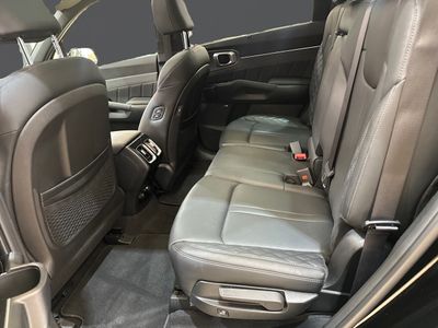 kia-sorento-1-6-t-gdi-phev-black-edition-4x4-7pl-9 Thumbnail