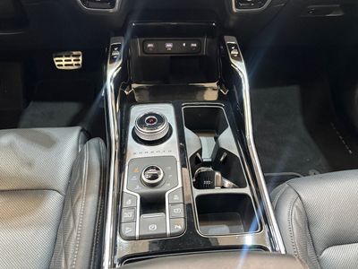 kia-sorento-1-6-t-gdi-phev-black-edition-4x4-7pl-21 Thumbnail