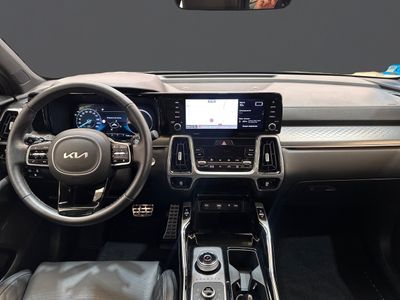 kia-sorento-1-6-t-gdi-phev-black-edition-4x4-7pl-6 Thumbnail