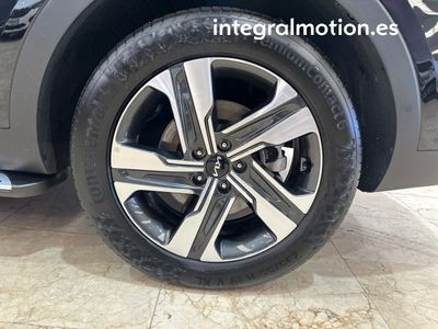 kia-sorento-1-6-t-gdi-phev-black-edition-4x4-7pl-28 Thumbnail