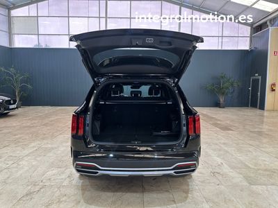 kia-sorento-1-6-t-gdi-phev-black-edition-4x4-7pl-29 Thumbnail