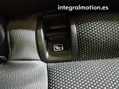 mercedes-clase-glb-180d-business-solution-22 Thumbnail