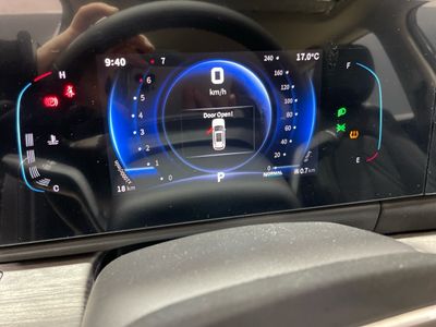 dfsk-600-600-luxury-7 Thumbnail