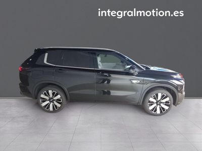 mitsubishi-outlander-phev-kaiteki-4wd-25 Thumbnail