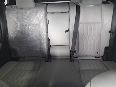 mitsubishi-outlander-phev-kaiteki-4wd-19 Thumbnail