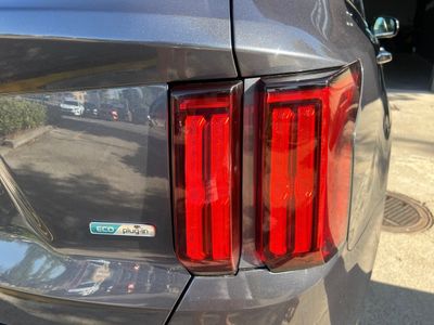kia-sorento-1-6-t-gdi-phev-emotion-4x4-7pl-p-luxury-27 Thumbnail