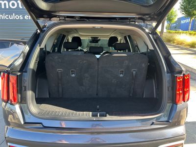 kia-sorento-1-6-t-gdi-phev-emotion-4x4-7pl-p-luxury-29 Thumbnail
