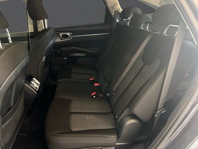kia-sorento-1-6-t-gdi-phev-emotion-4x4-7pl-p-luxury-9 Thumbnail