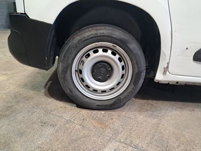 citro-n-berlingo-talla-m-bluehdi-100cv-control-18 Thumbnail