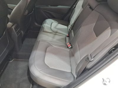kia-niro-1-6-gdi-hev-104kw-141cv-drive-9 Thumbnail
