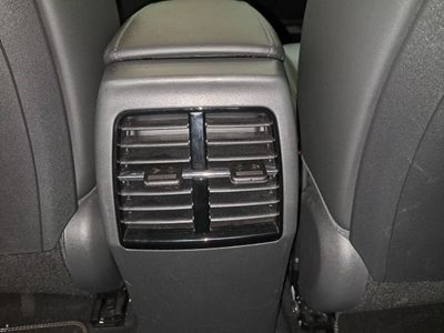 kia-niro-1-6-gdi-hev-104kw-141cv-drive-20 Thumbnail