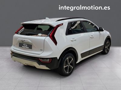 kia-niro-1-6-gdi-hev-104kw-141cv-drive-4 Thumbnail