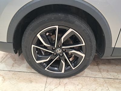 mg-zs-1-5-luxury-28 Thumbnail