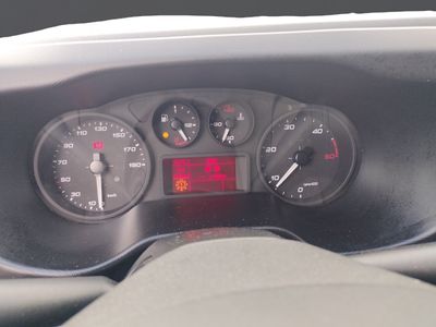 iveco-daily-2-3-td-35s-16-v-l3h2-12-m3-8 Thumbnail