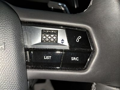 ds-ds-7-bluehdi-de-96kw-130cv-auto-chic-12 Thumbnail