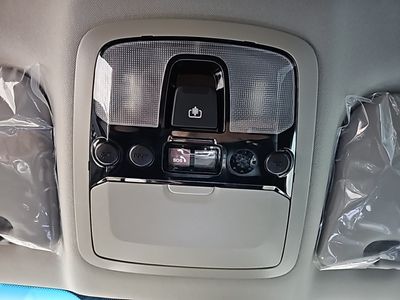 kgm-korando-e-motion-urban-auto-17 Thumbnail