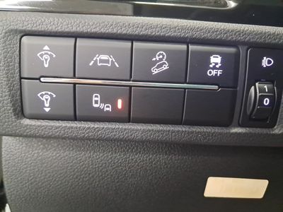 kgm-korando-e-motion-limited-auto-31 Thumbnail