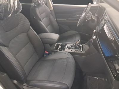 kgm-korando-e-motion-limited-auto-8 Thumbnail