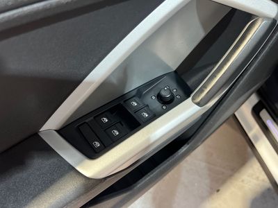 audi-q3-s-line-35-tdi-110kw-150cv-s-tronic-32 Thumbnail