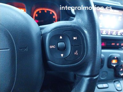 fiat-panda-red-1-0-hybrid-51kw-70cv-11 Thumbnail