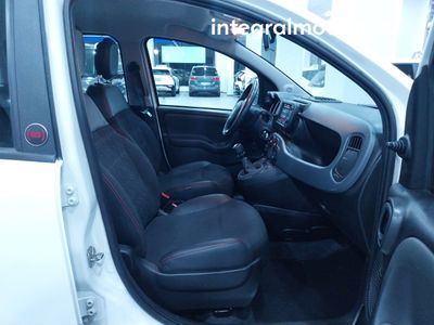 fiat-panda-red-1-0-hybrid-51kw-70cv-8 Thumbnail