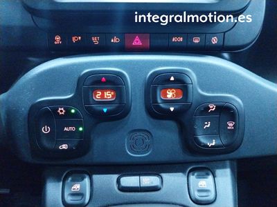 fiat-panda-red-1-0-hybrid-51kw-70cv-16 Thumbnail