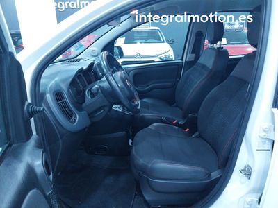 fiat-panda-red-1-0-hybrid-51kw-70cv-5 Thumbnail