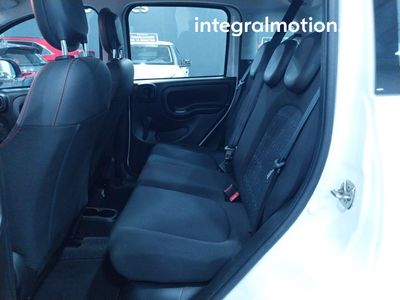 fiat-panda-red-1-0-hybrid-51kw-70cv-9 Thumbnail