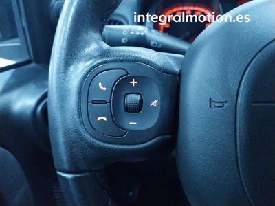 fiat-panda-red-1-0-hybrid-51kw-70cv-12 Thumbnail